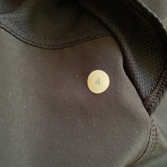 Lululemon Women’s 1/4 Zip pullover - Picture 3 of 3